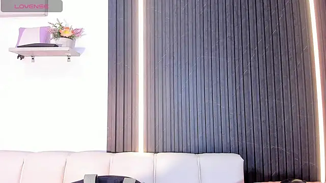 Gabrielaa Miller  online show from 09-30-25, 07:42