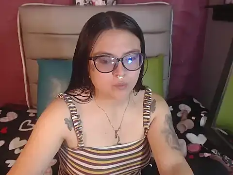 Snapshot of Cailing_Zu chatting on 09-24-25, 07:42 Cailing Zu online show from 09-24-25, 07:42