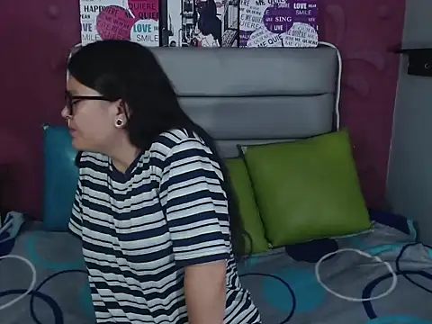Snapshot of Cailing_Zu chatting on 09-16-25, 07:37 Cailing Zu online show from 09-16-25, 07:37