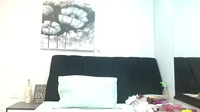 DonnaJoness online show from 11-17-25, 07:51