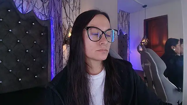 Snapshot of Zami_Escobar_of chatting on 11-13-25, 06:45 Zami Escobar of online show from 11-13-25, 06:45