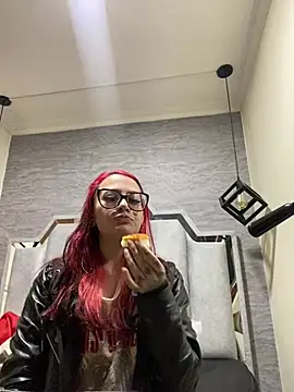 Snapshot of Zami_Escobar_of chatting on 02-18-26, 06:26 Zami Escobar of online show from 02-18-26, 06:26