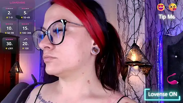 Zami Escobar of online show from 04-10-26, 05:31