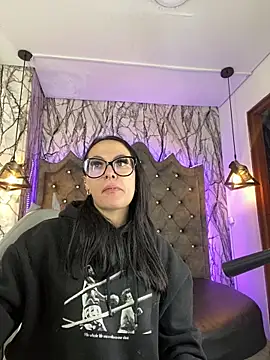 Snapshot of Zami_Escobar_of chatting on 12-17-25, 05:51 Zami Escobar of online show from 12-17-25, 05:51