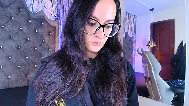 Snapshot of Zami_Escobar_of chatting on 11-15-25, 06:56 Zami Escobar of online show from 11-15-25, 06:56