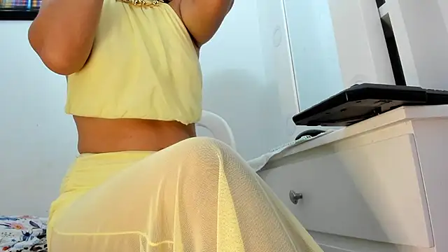 Snapshot of Ms_lunaRose chatting on 06-28-26, 08:59 Ms lunaRose online show from 06-28-26, 08:59