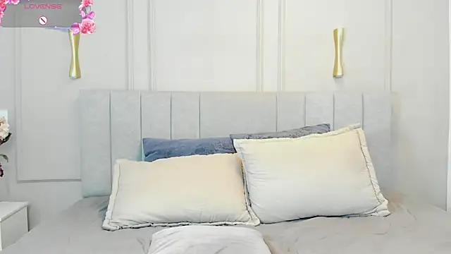 victoria bourne online show from 11-04-25, 07:06