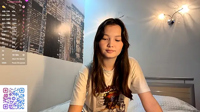KiraVelvet online show from 09-28-25, 10:11