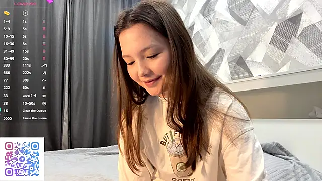 KiraVelvet online show from 10-19-25, 07:38