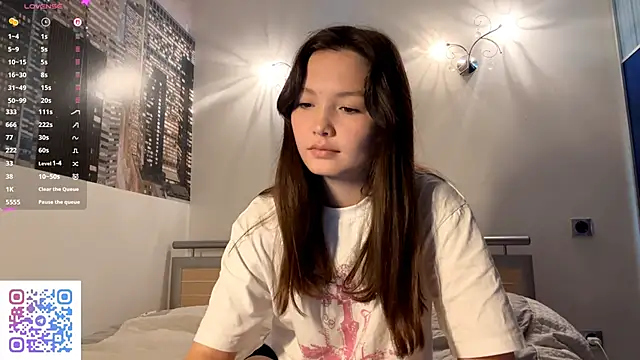KiraVelvet online show from 09-20-25, 06:29