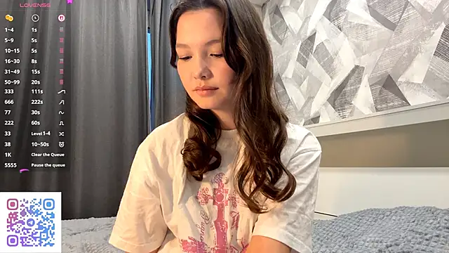 KiraVelvet online show from 10-21-25, 02:05