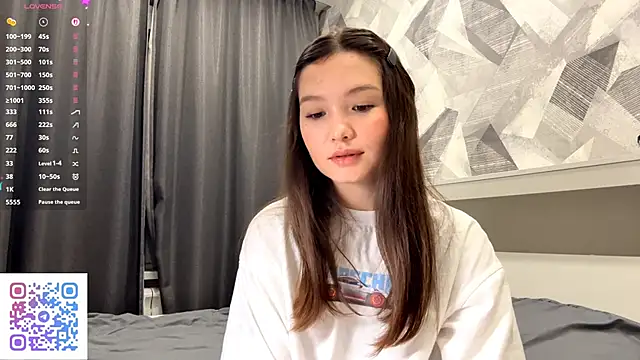 KiraVelvet online show from 10-13-25, 07:15