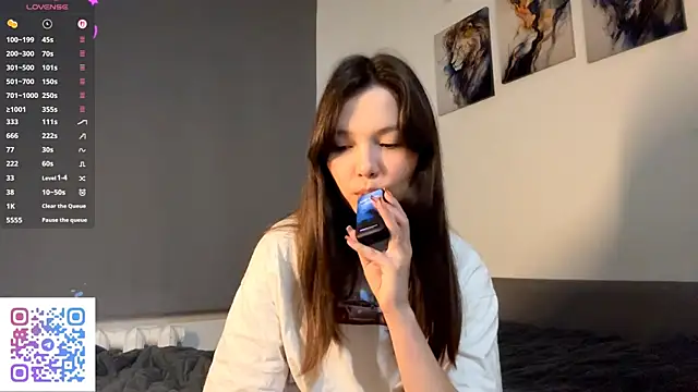 KiraVelvet online show from 10-05-25, 02:19