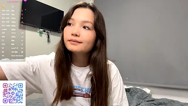 KiraVelvet online show from 10-04-25, 02:18