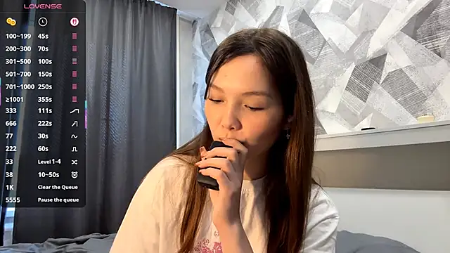 KiraVelvet online show from 10-11-25, 11:33