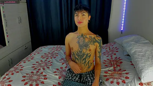 Dark luckyyy online show from 11-21-25, 06:01