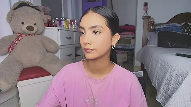 mia yireth online show from 11-10-25, 10:37