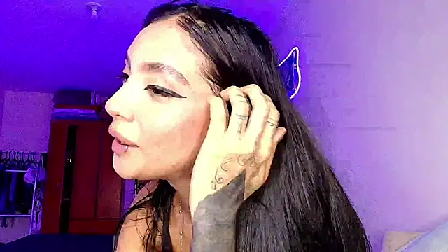 Snapshot of mia_yireth chatting on 05-27-26, 01:57 mia yireth online show from 05-27-26, 01:57