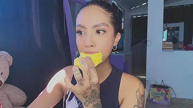 mia yireth online show from 11-07-25, 02:32