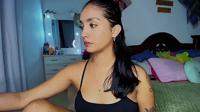 mia yireth online show from 10-17-25, 01:53