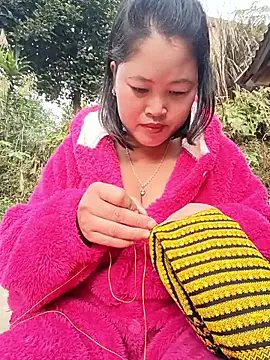 maycuc123 online show from 12-17-25, 02:05