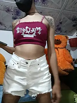 Snapshot of emali_baba chatting on 07-28-26, 05:56 emali baba online show from 07-28-26, 05:56