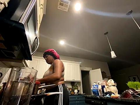 princesslivv online show from 10-23-25, 03:49