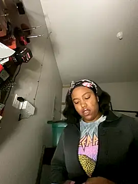 princesslivv online show from 10-27-25, 03:29