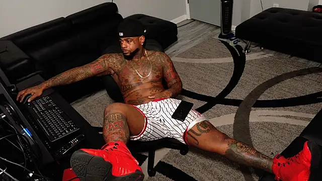 SLANGONDEMHOES online show from 02-23-26, 04:25