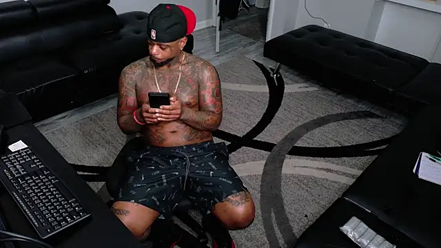 SLANGONDEMHOES online show from 04-15-26, 05:17