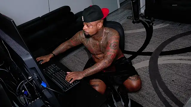 SLANGONDEMHOES online show from 05-18-26, 06:23