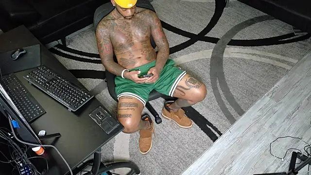 SLANGONDEMHOES online show from 09-21-25, 04:45
