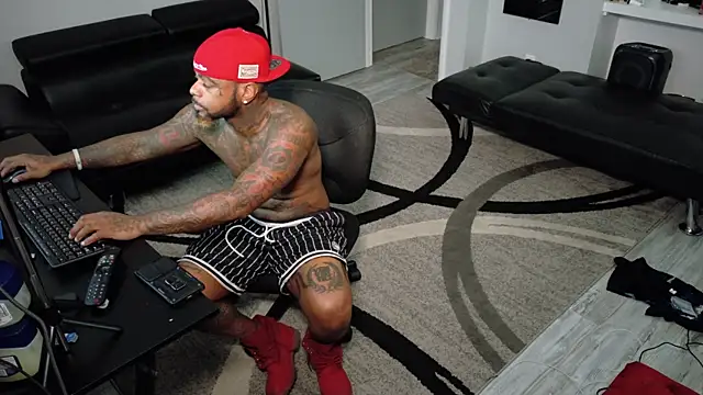 SLANGONDEMHOES online show from 09-22-25, 04:02