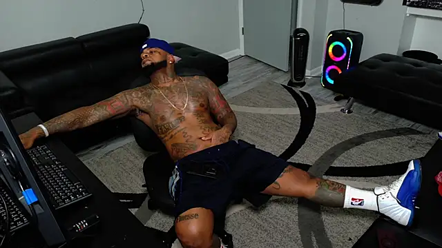 SLANGONDEMHOES online show from 02-08-26, 04:15