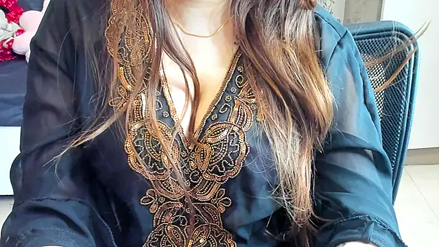 Shawtty Girl online show from 11-19-25, 04:01