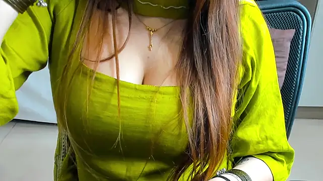 Shawtty Girl online show from 10-29-25, 06:07