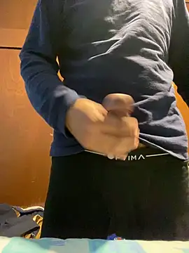 Snapshot of zzagreo chatting on 09-30-25, 06:19 zzagreo online show from 09-30-25, 06:19