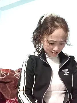 Snapshot of Fienjr chatting on 02-17-26, 04:43 Fienjr online show from 02-17-26, 04:43