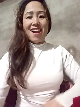 Snapshot of Fienjr chatting on 02-06-26, 09:27 Fienjr online show from 02-06-26, 09:27