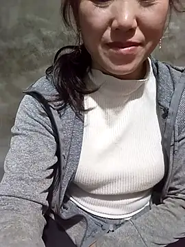 Snapshot of Fienjr chatting on 02-08-26, 08:01 Fienjr online show from 02-08-26, 08:01