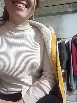 Snapshot of Fienjr chatting on 02-11-26, 01:22 Fienjr online show from 02-11-26, 01:22