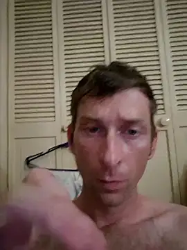 Snapshot of mresquared chatting on 05-19-26, 06:31 mresquared online show from 05-19-26, 06:31