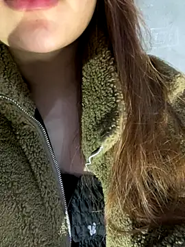 Snapshot of Hinne07 chatting on 11-04-25, 03:49 Hinne07 online show from 11-04-25, 03:49