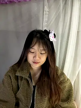 Hinne07 online show from 11-26-25, 01:38