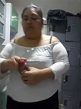 curvy diva  online show from 12-19-25, 10:28