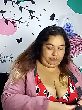 curvy diva  online show from 10-20-25, 11:00