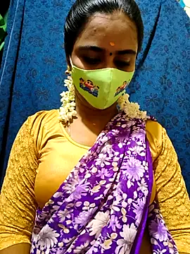 mini-queen online show from 11-22-25, 03:00