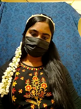 mini-queen online show from 12-20-25, 03:37