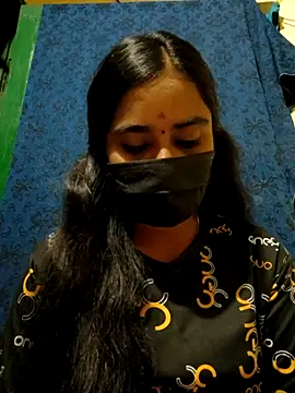 mini-queen online show from 10-28-25, 05:23