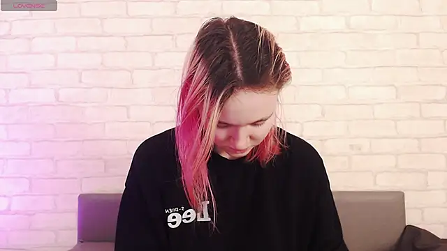 Ericha Stone online show from 02-05-26, 02:18